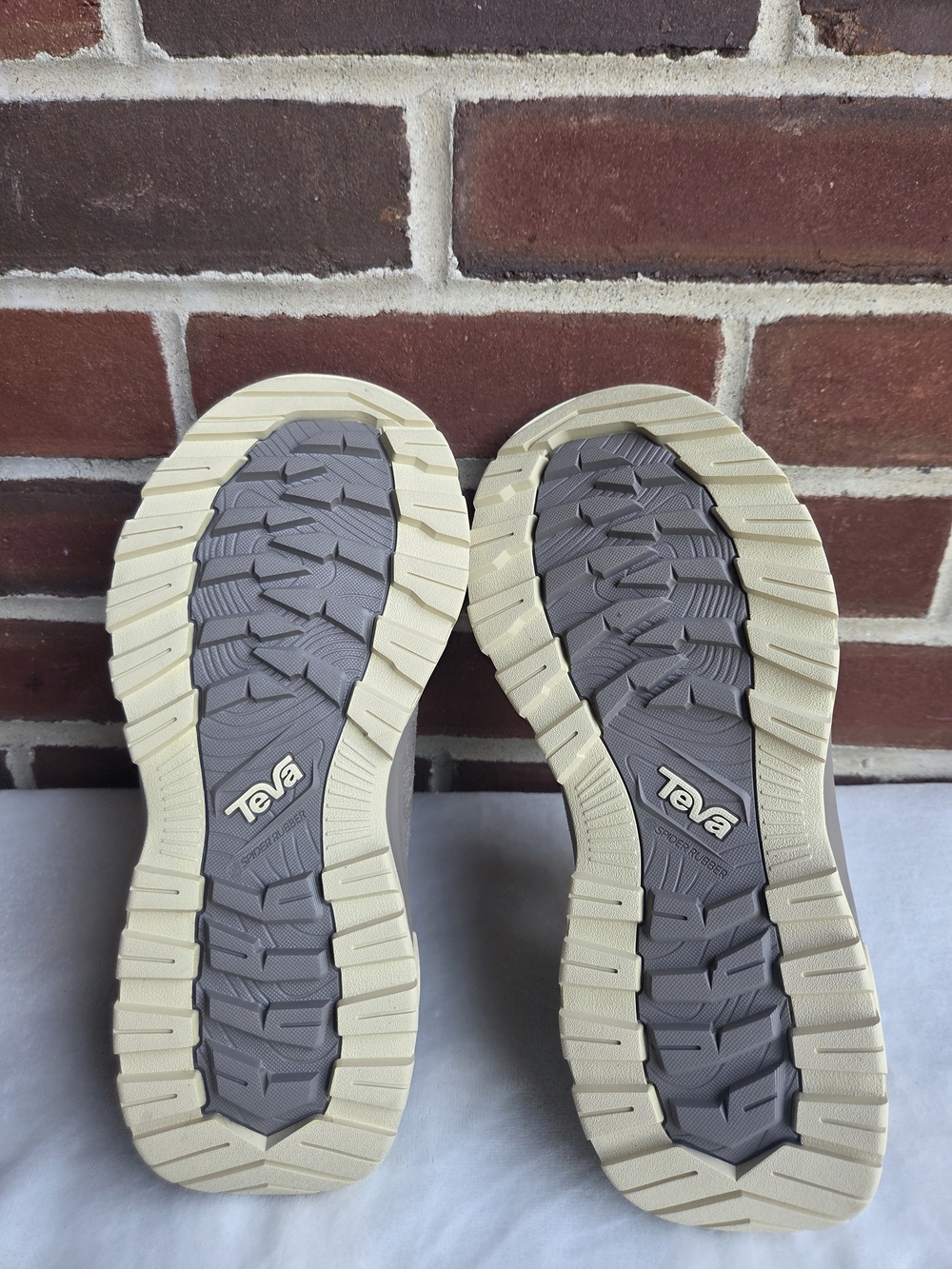 Teva Hurricane Daybreaker Slip-On Desert Taupe Suede Shoes Women's Size 7 - Picture 6 of 12